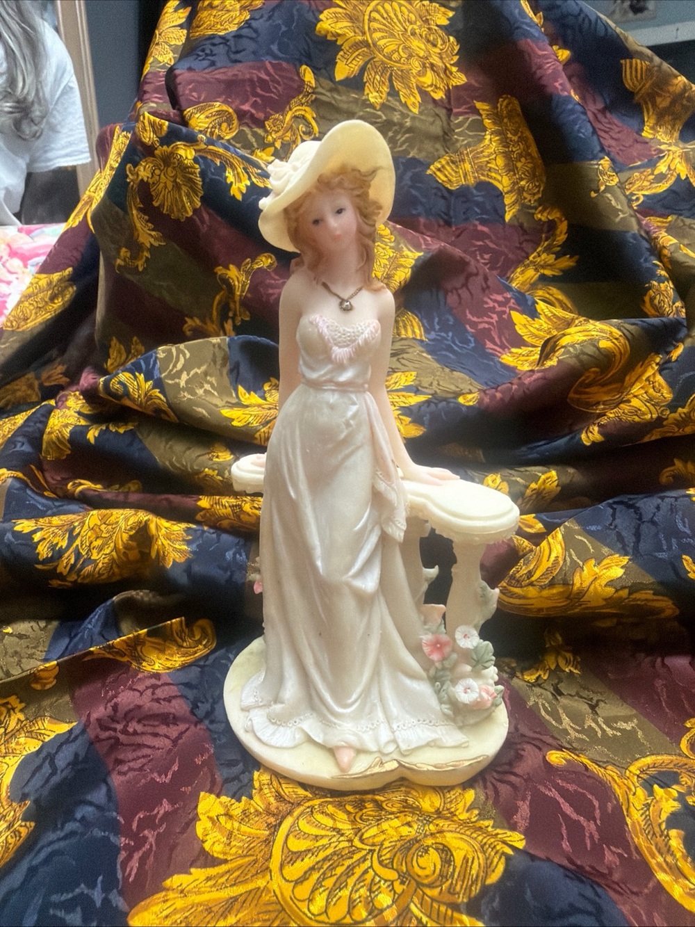Vintage Figurine-Lady in Sun Hat- No Markings 6”